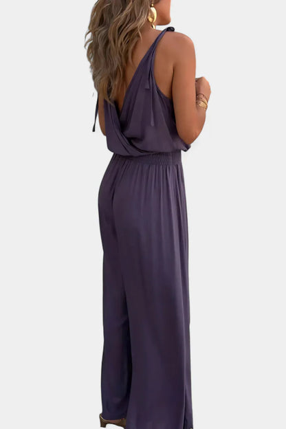 Donatila™ | Jumpsuit con dettagli dorati e apertura frontale