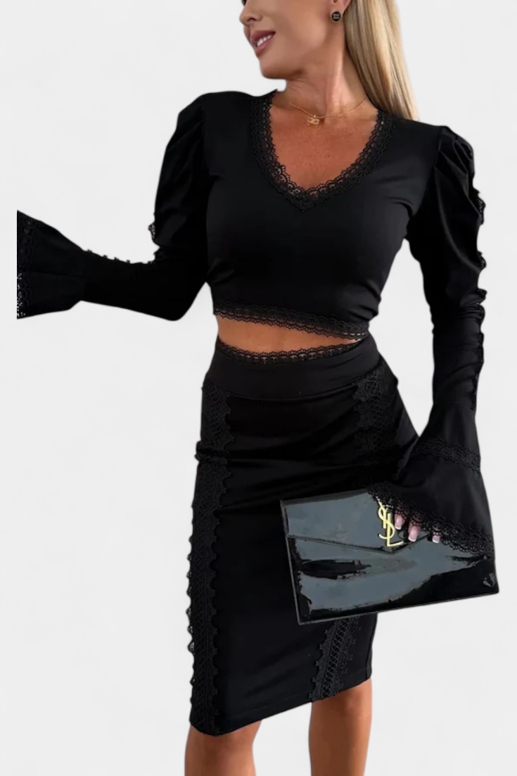 Minerva™ | Completo due pezzi con top in pizzo e minigonna a vita alta